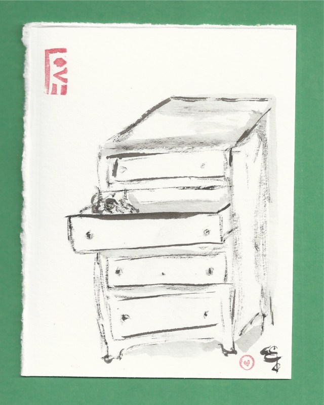 chest of drawers mouse nest